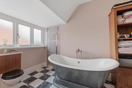 5 bedroom Detached house for sale in Sea Front Road, Skegness, PE25