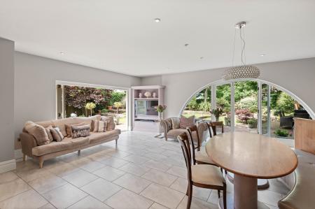 5 bedroom Detached house for sale in Sea Front Road, Skegness, PE25