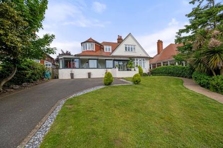 5 bedroom Detached house for sale in Sea Front Road, Skegness, PE25