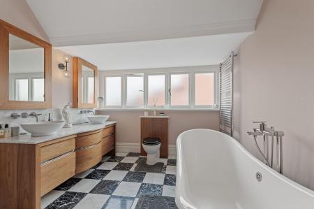 5 bedroom Detached house for sale in Sea Front Road, Skegness, PE25