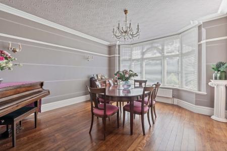 5 bedroom Detached house for sale in Sea Front Road, Skegness, PE25