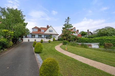 5 bedroom Detached house for sale in Sea Front Road, Skegness, PE25