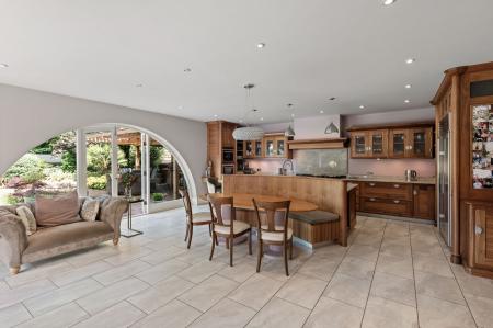 5 bedroom Detached house for sale in Sea Front Road, Skegness, PE25