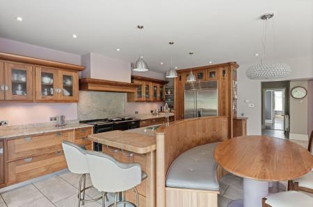 5 bedroom Detached house for sale in Sea Front Road, Skegness, PE25