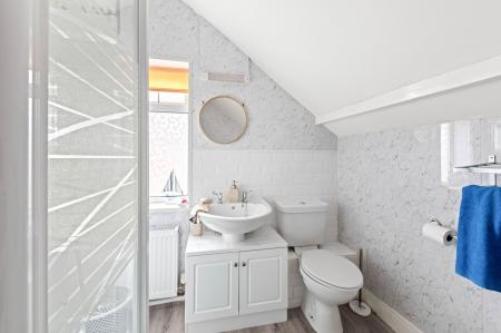 6 bedroom Detached house for sale in Glentworth Crescent, Skegness, PE25