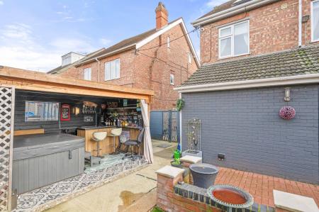 6 bedroom Detached house for sale in Glentworth Crescent, Skegness, PE25