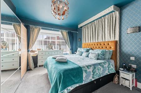 6 bedroom Detached house for sale in Glentworth Crescent, Skegness, PE25