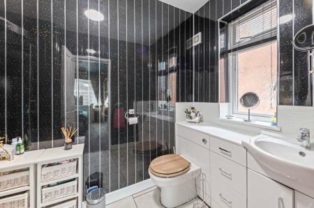 6 bedroom Detached house for sale in Glentworth Crescent, Skegness, PE25