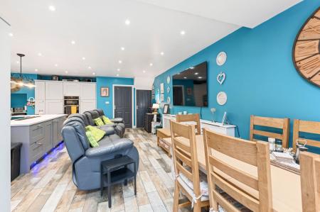 6 bedroom Detached house for sale in Glentworth Crescent, Skegness, PE25