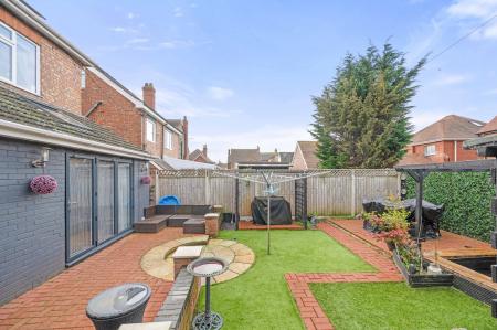 6 bedroom Detached house for sale in Glentworth Crescent, Skegness, PE25