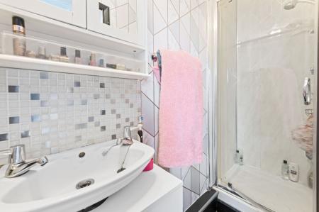 6 bedroom Detached house for sale in Glentworth Crescent, Skegness, PE25