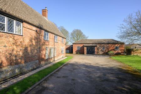 6 bedroom Detached house for sale in Station Road, Burgh Le Marsh, PE24
