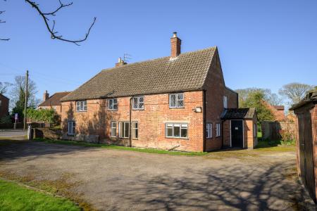 6 bedroom Detached house for sale in Station Road, Burgh Le Marsh, PE24