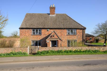 6 bedroom Detached house for sale in Station Road, Burgh Le Marsh, PE24