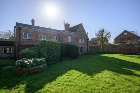 6 bedroom Detached house for sale in Station Road, Burgh Le Marsh, PE24