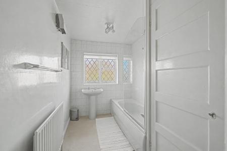 6 bedroom Detached house for sale in Station Road, Burgh Le Marsh, PE24