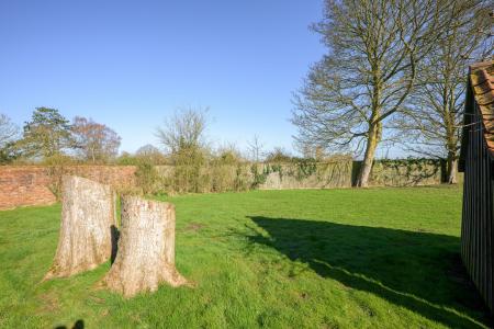 6 bedroom Detached house for sale in Station Road, Burgh Le Marsh, PE24