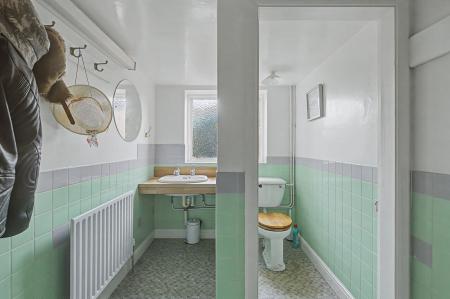 6 bedroom Detached house for sale in Station Road, Burgh Le Marsh, PE24