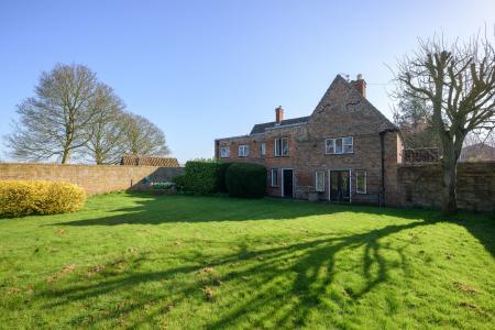 6 bedroom Detached house for sale in Station Road, Burgh Le Marsh, PE24