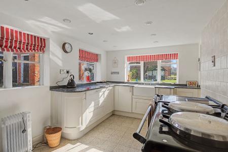 6 bedroom Detached house for sale in Station Road, Burgh Le Marsh, PE24