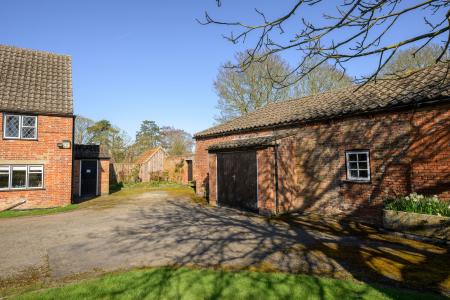 6 bedroom Detached house for sale in Station Road, Burgh Le Marsh, PE24