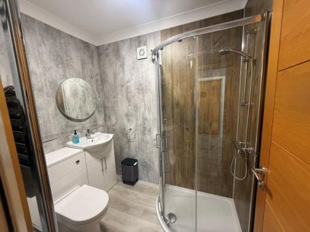 3 bedroom Flat to let in Marine Avenue, Skegness, PE25