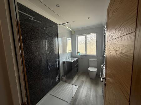 3 bedroom Flat to let in Marine Avenue, Skegness, PE25