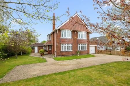 4 bedroom Detached house for sale in Station Road, Burgh Le Marsh, PE24
