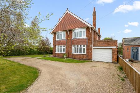 4 bedroom Detached house for sale in Station Road, Burgh Le Marsh, PE24