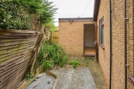 2 bedroom Detached bungalow for sale in Castleton Boulevard, Skegness, PE25