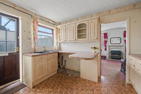 2 bedroom Detached bungalow for sale in Castleton Boulevard, Skegness, PE25