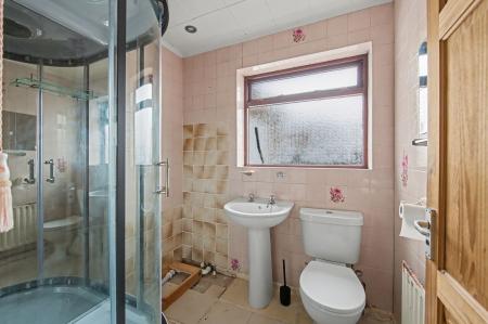 2 bedroom Detached bungalow for sale in Castleton Boulevard, Skegness, PE25