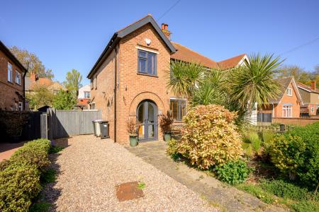 3 bedroom Semi-detached house for sale in Hoylake Drive, Skegness, PE25