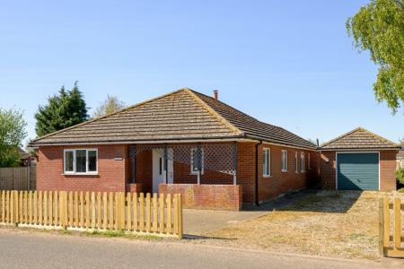 3 bedroom Detached bungalow for sale in Eaudyke, Friskney, PE22