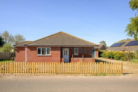 3 bedroom Detached bungalow for sale in Eaudyke, Friskney, PE22