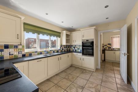 3 bedroom Detached bungalow for sale in Eaudyke, Friskney, PE22