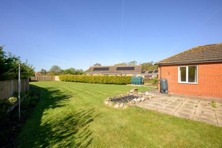 3 bedroom Detached bungalow for sale in Eaudyke, Friskney, PE22
