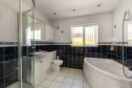 3 bedroom Detached bungalow for sale in Eaudyke, Friskney, PE22