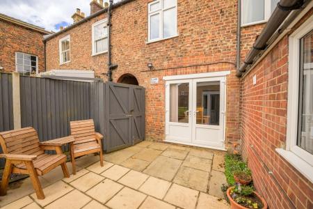 3 bedroom Terraced House for sale in High Street, Wainfleet, PE24