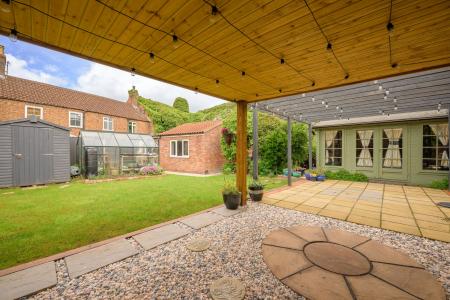 3 bedroom Terraced House for sale in High Street, Wainfleet, PE24
