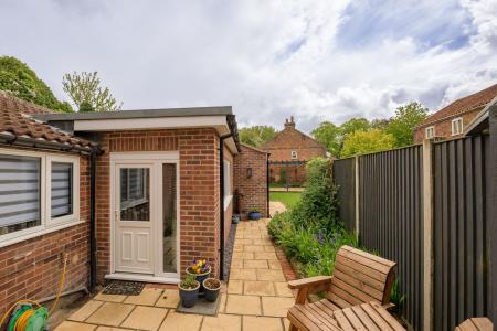 3 bedroom Terraced House for sale in High Street, Wainfleet, PE24