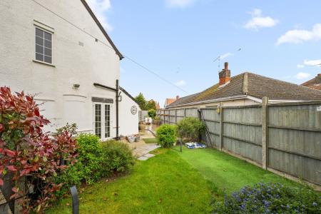 3 bedroom Semi-detached house for sale in Seathorne Crescent, Skegness, PE25