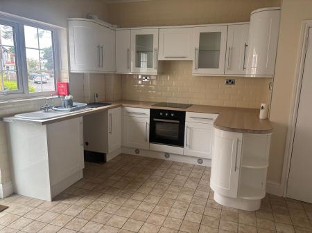 2 bedroom Flat to let in Drummond Road, Skegness, PE25