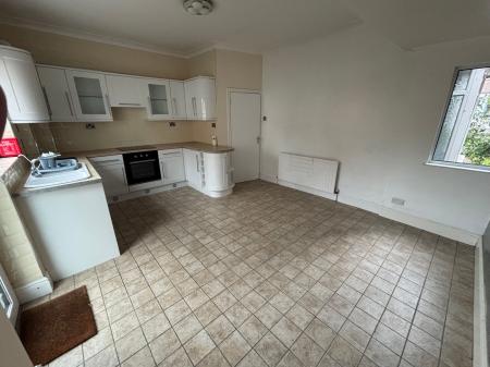 2 bedroom Flat to let in Drummond Road, Skegness, PE25