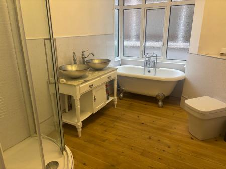 2 bedroom Flat to let in Drummond Road, Skegness, PE25