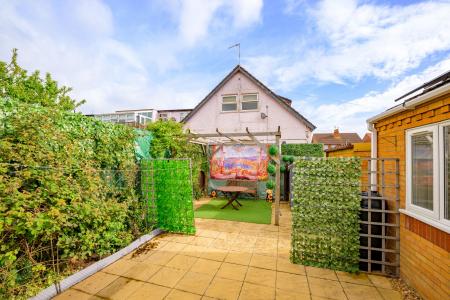 2 bedroom Detached bungalow for sale in Brian Avenue, Skegness, PE25