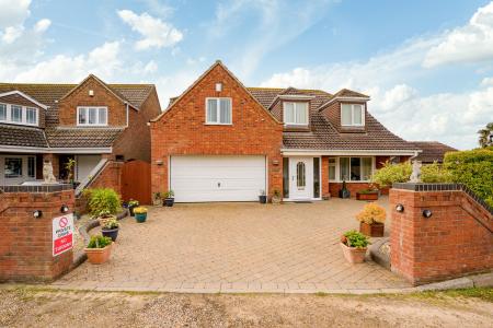 3 bedroom Detached house for sale in Veronica Close, Skegness, PE25