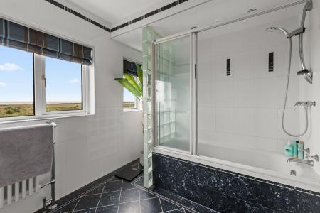 4 bedroom Detached house for sale in Seacroft Esplanade, Skegness, PE25