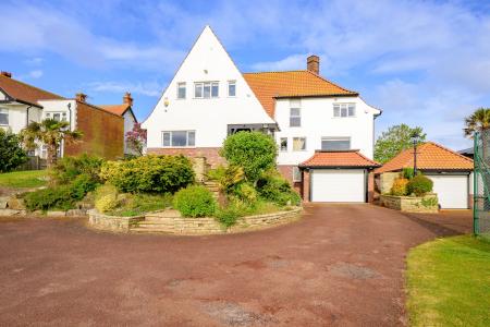 4 bedroom Detached house for sale in Seacroft Esplanade, Skegness, PE25
