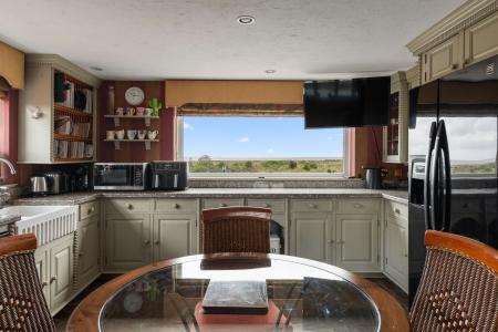 4 bedroom Detached house for sale in Seacroft Esplanade, Skegness, PE25